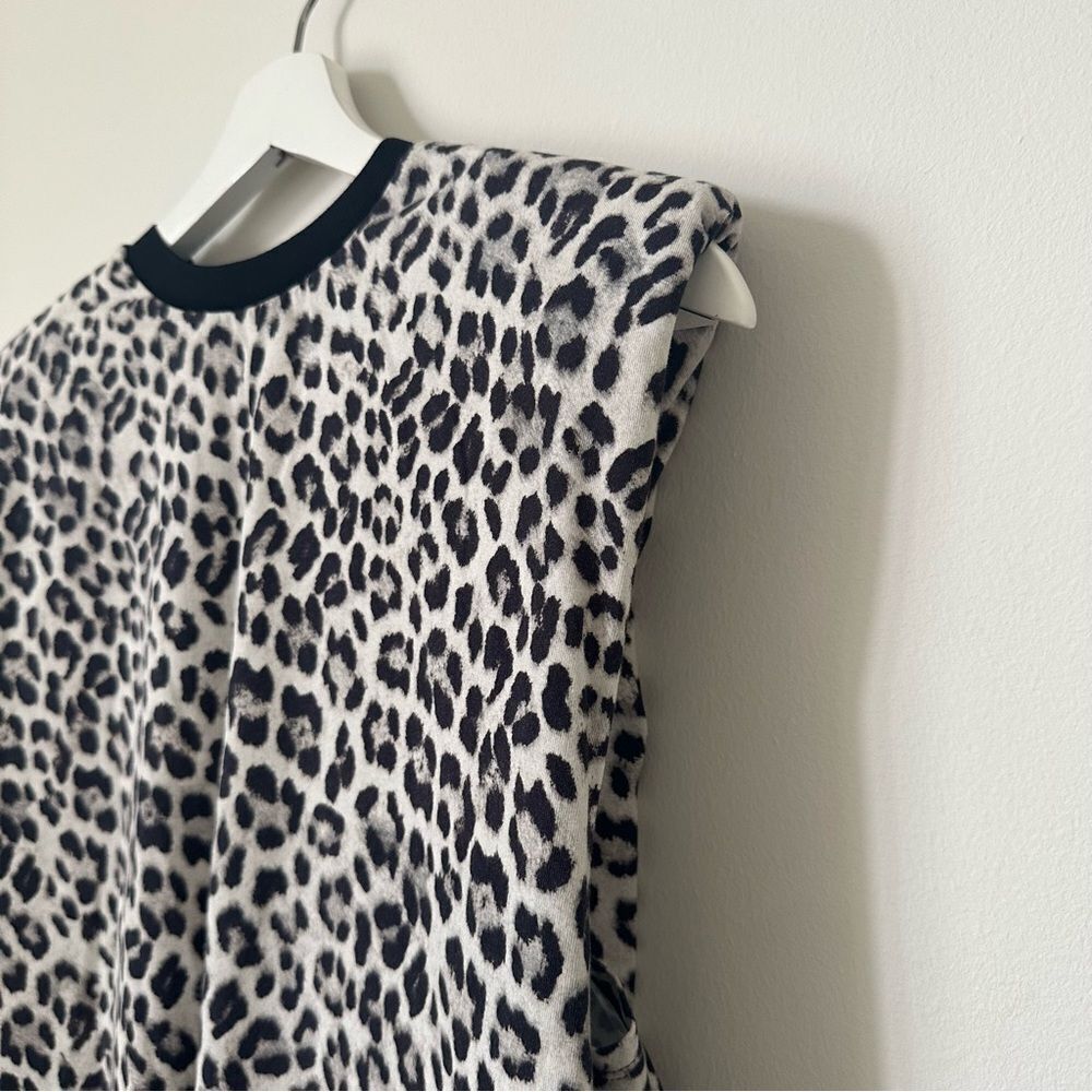 Alice + Olivia Braxton Leopard Print Sleeveless Tee Size M - Picture 6 of 8